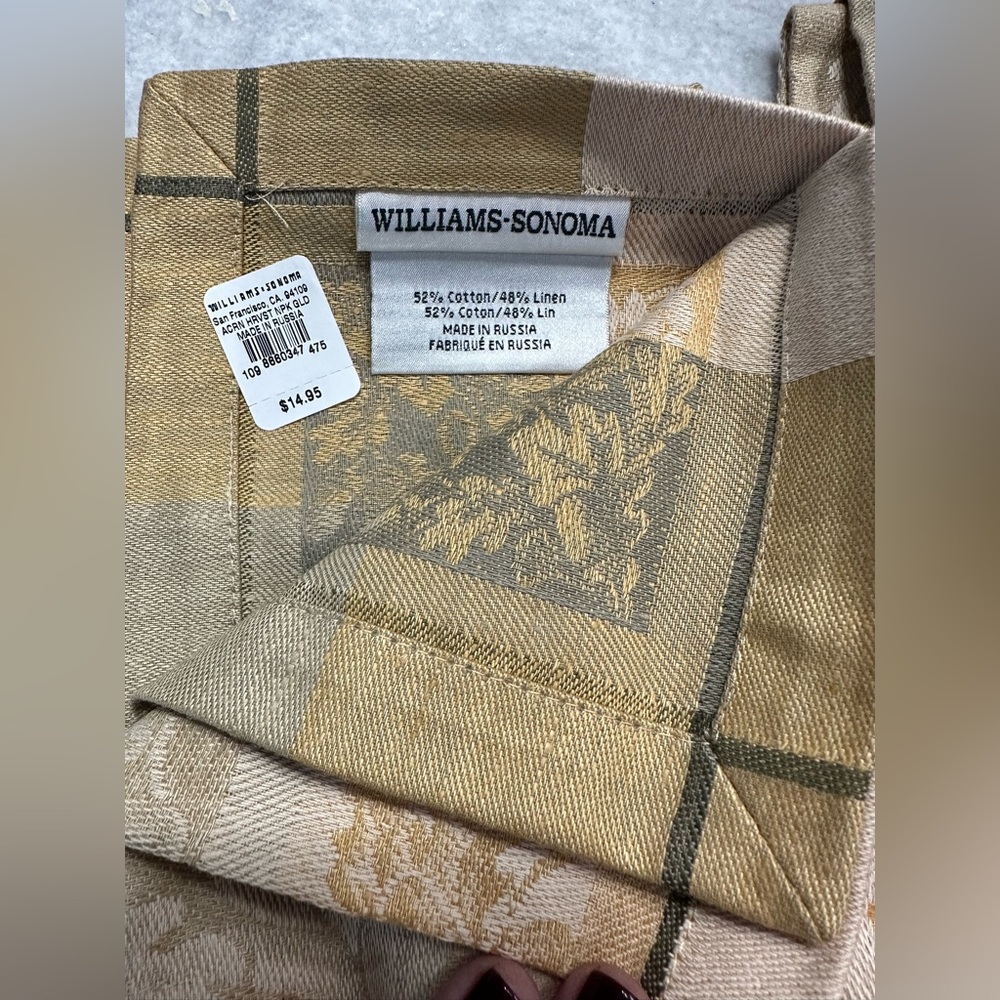 Williams Sonoma Acron Harvest gold napkins (3) NWT - Picture 2 of 3